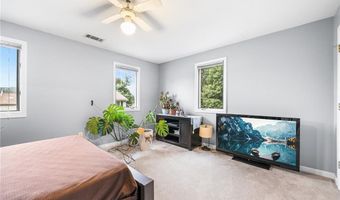 165 Holland St 18, Cranston, RI 02920