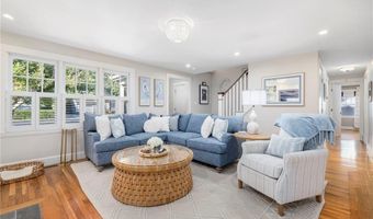 129 RUGGLES Ave, Newport, RI 02840