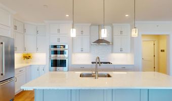 4 Longview Dr 404, Atkinson, NH 03811