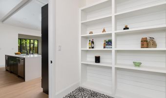 6921 GRANBY St, Bethesda, MD 20817