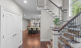1004 Great Rd, Lincoln, RI 02865