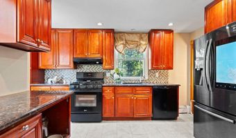 118 Grant Ave, Albertson, NY 11507