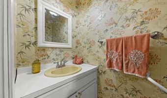 150 Idlebrook Ln, Aberdeen, NJ 07747