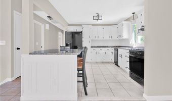 44 Village Ave, Cranston, RI 02920