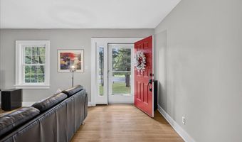 61 Upper Loudon Rd, Albany, NY 12211