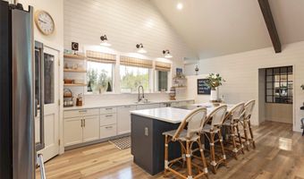 14833 Sunburst Dr, Bigfork, MT 59911