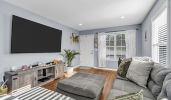 808 Beach Ave, Beachwood, NJ 08722