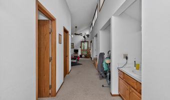 4612 Dover Dr, Ames, IA 50014