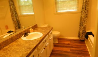 121 Leewood Dr, Arkadelphia, AR 71923