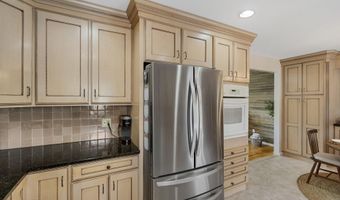 570 Forest Hills Pkwy, Bayville, NJ 08721