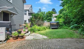 16 Isham St, Burlington, VT 05401