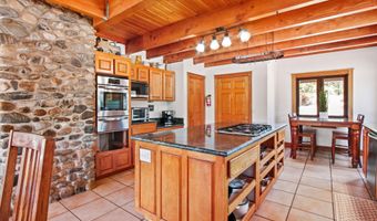 43630 Rainbow Ln, Angelus Oaks, CA 92305