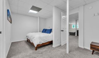 5049 Birdie Ln, Ann Arbor, MI 48103