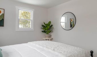 466 Essex St, Bangor, ME 04401