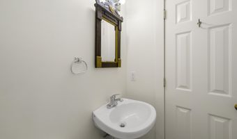 9 Pleasant St, Bath, ME 04530