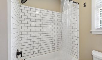 701 Alberta Ave, Boiling Springs, SC 29316
