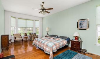 54 Bunker Hill Dr, Allentown, NJ 08501