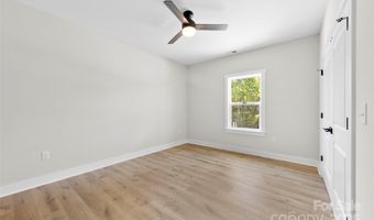 105 Darvee Rd, Blacksburg, SC 29702