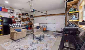 15 Fieldstone Dr, Augusta, ME 04330