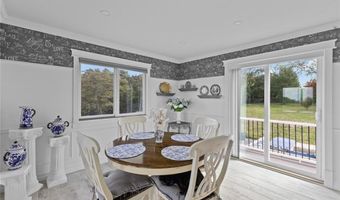 10 J H Dwyer Dr, Middletown, RI 02842