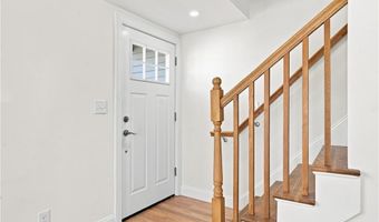 38 Winsor St, Cumberland, RI 02864