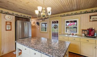 275 Streeter Woods Rd, Dorchester, NH 03266