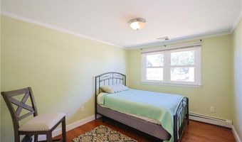 6 Scott Ln, Bristol, RI 02809