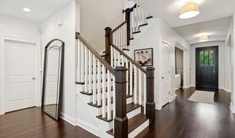 907 S Vail Ave, Arlington Heights, IL 60005