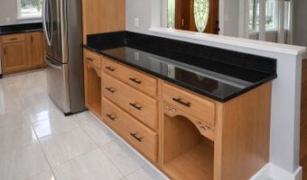 702 Center Dr W, Beaufort, SC 29902