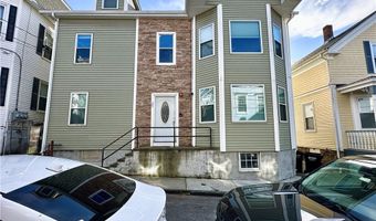 29 Ann St 3, Newport, RI 02840