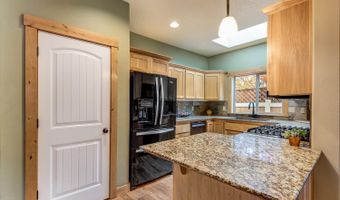61390 Merriewood Ct, Bend, OR 97702