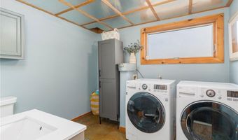 85 Gondola Ave, Jamestown, RI 02835
