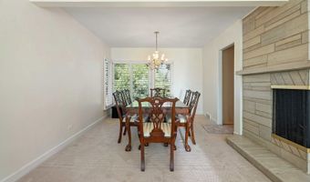 200 N Forest Ct, Addison, IL 60101