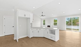 8541 Joseph St, Commerce Twp., MI 48382