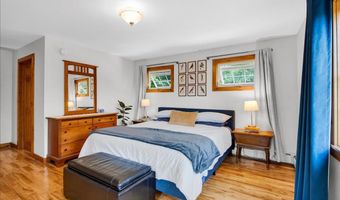 218 Donahue Rd, Barre, VT 05654