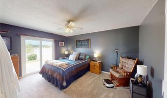 1987 Paradise Rd, Albert Lea, MN 56007