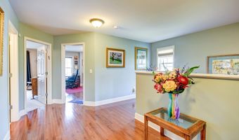 84 Andriana Ln, Albany, NY 12204