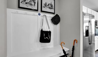 7658 Allesley Dr, Avon, IN 46123