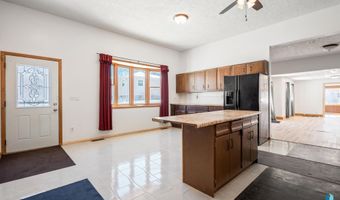 207 W 3rd St, Alcester, SD 57004