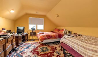 76 Parkview Dr, Albertson, NY 11507