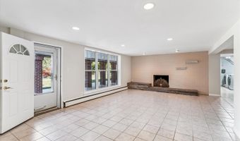 5813 MIDHILL St, Bethesda, MD 20817