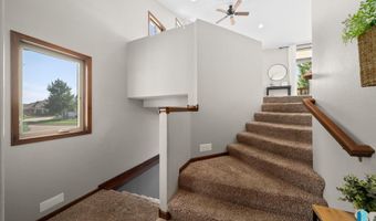 212 N Fairway Dr, Brandon, SD 57005