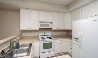 1655 34th Ave SW 3, Altoona, IA 50009