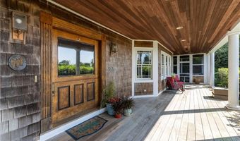 365 Boston Neck Rd, Narragansett, RI 02882