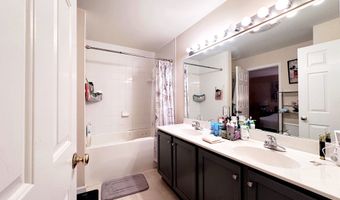 15 Scuppo Rd 504, Danbury, CT 06811