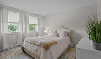 96 Roger Williams Dr, North Kingstown, RI 02852