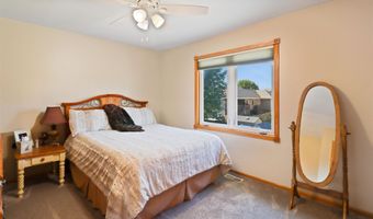 1530 Ashwood Dr, Altoona, IA 50009