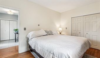 93 Church St, Barrington, RI 02806