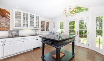 60 Old Wood Rd, Avon, CT 06001