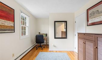 7 Maria St, Lincoln, RI 02865